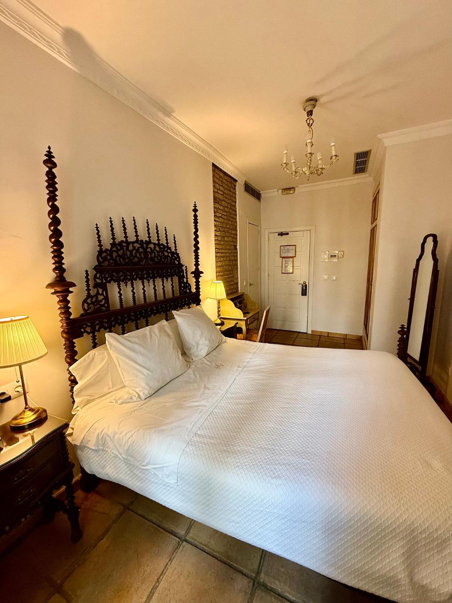 Hotel Convento La Gloria Séville Extérieur photo